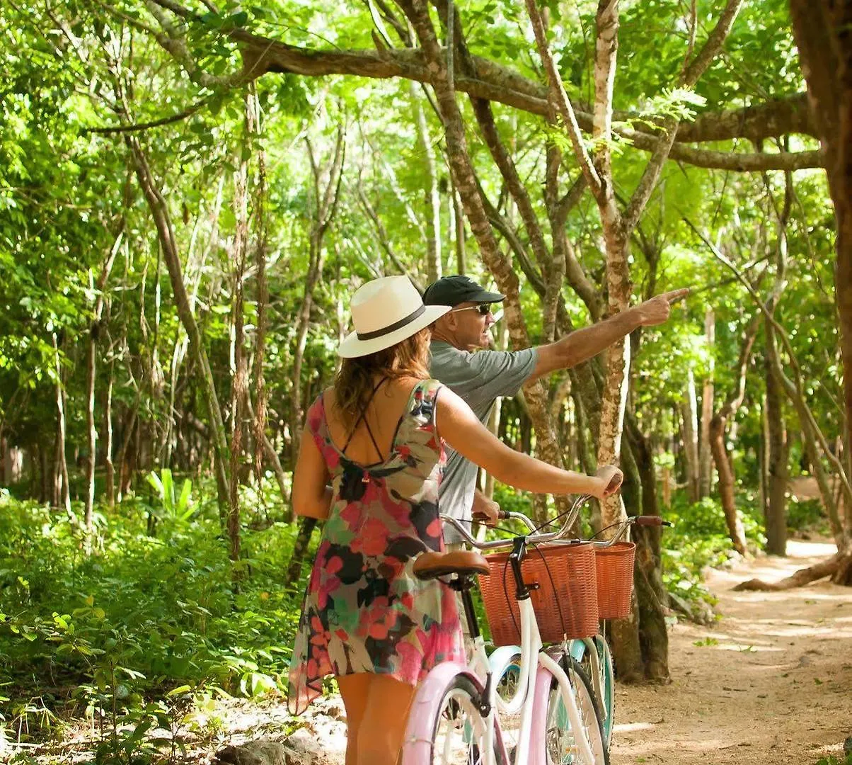 Akumal Natura Glamping Hotel