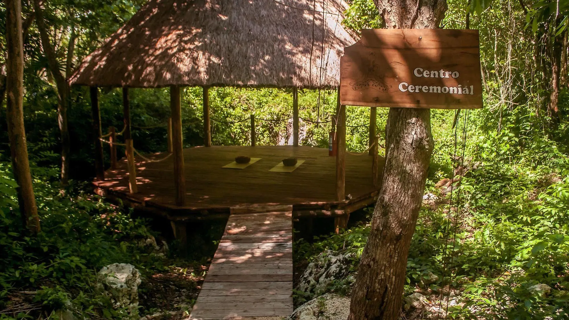 Akumal Natura Glamping Hotel